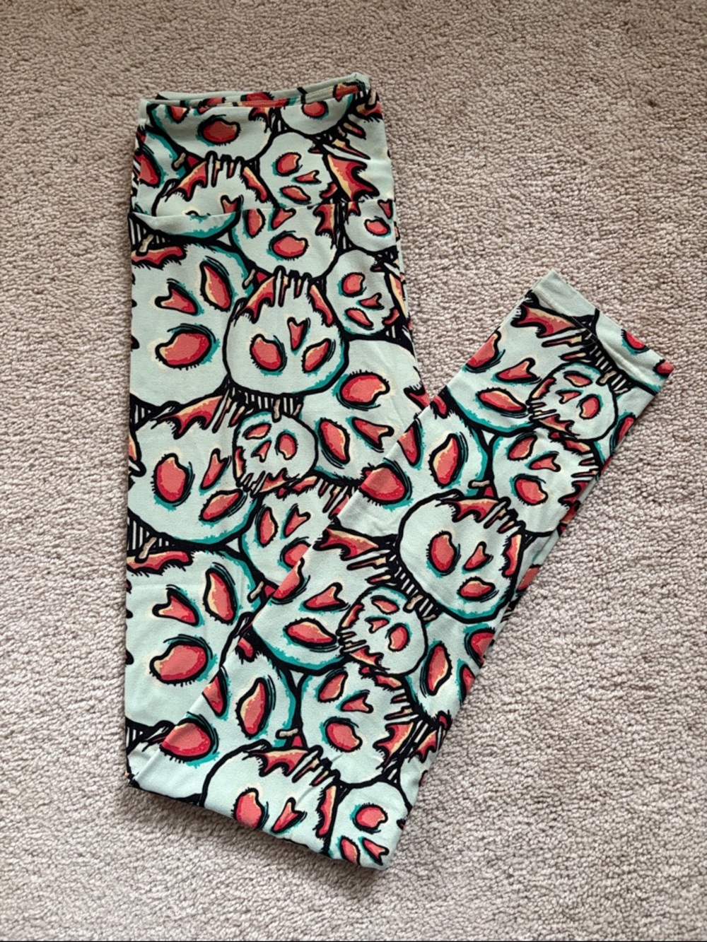 LulaRoe Poison Apple Leggings